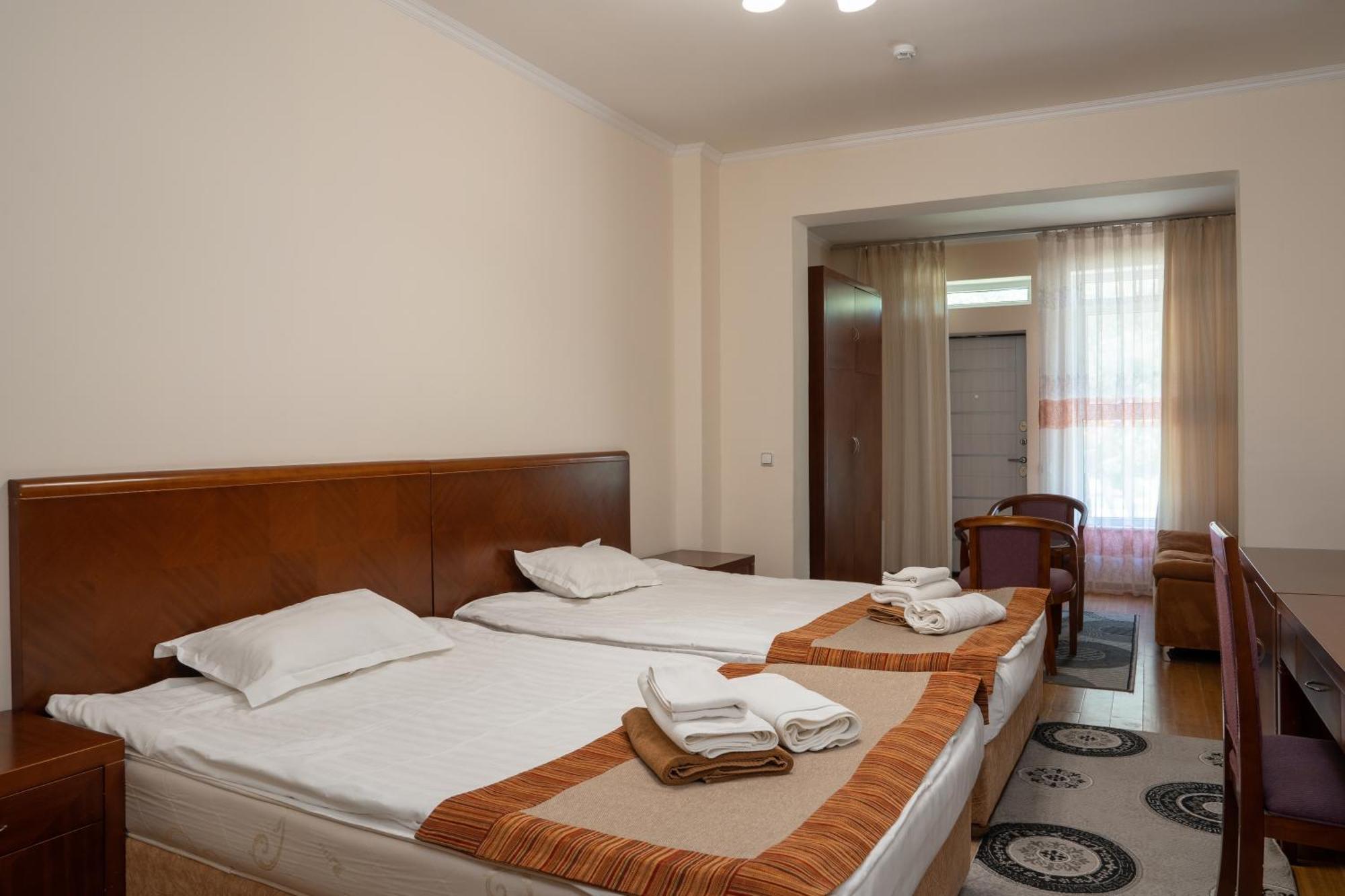 Talisman Village Hotel Bosteri Exterior foto